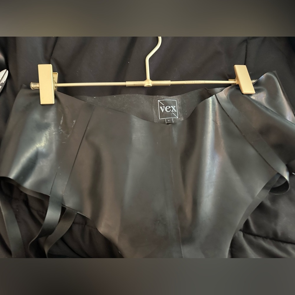 Vex garter booty shorts latex
